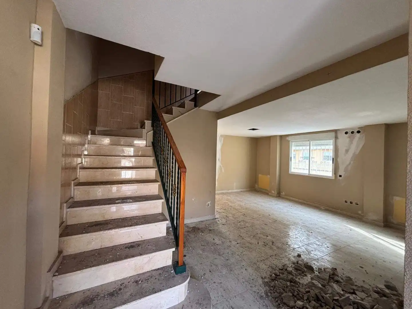 Casa adosada en venta en Gandia con Terraza