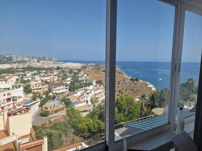Vista exterior de Casa adosada en venda en Almuñécar amb Piscina comunitària