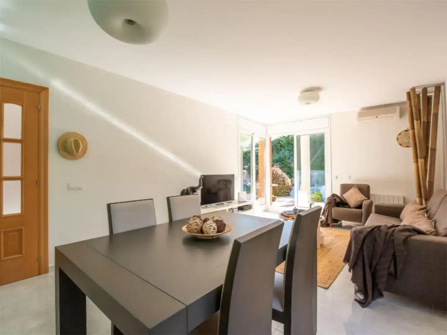 Dining room of Houses for sale in Roda de Berà  with Swimming Pool and Balcony