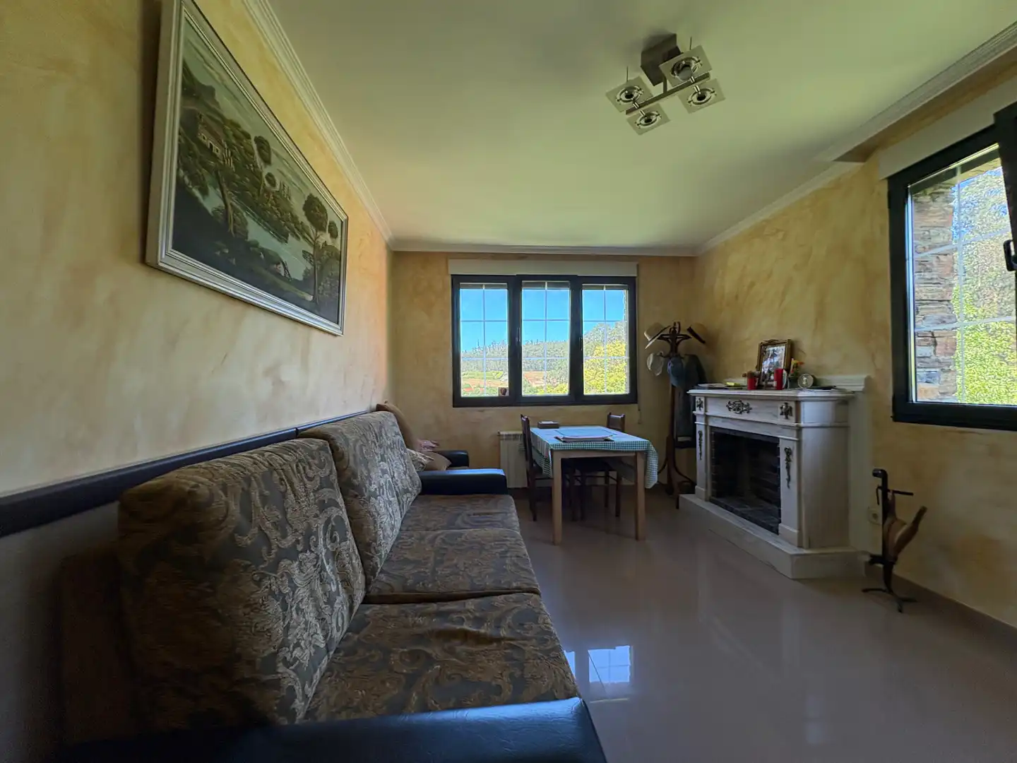 Sala de estar de Casa o chalet en venta en Cedeira con Calefacción, Jardín privado y Horno