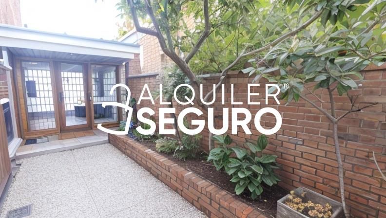 Exterior view of Flat to rent in  Madrid Capital  with Air Conditioner, Heating and Furnished