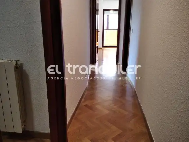 Wohnung zur Miete in Calle LOS PINOS, Prado Santo Domingo - Ensanche