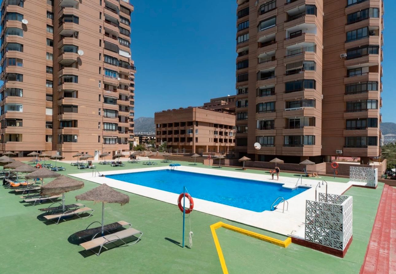 Exterior view of Study for sale in Fuengirola  with Air Conditioner, Terrace and Furnished