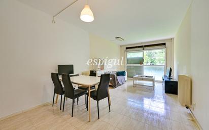 Sala d'estar de Pis en venda en Girona Capital amb Calefacció