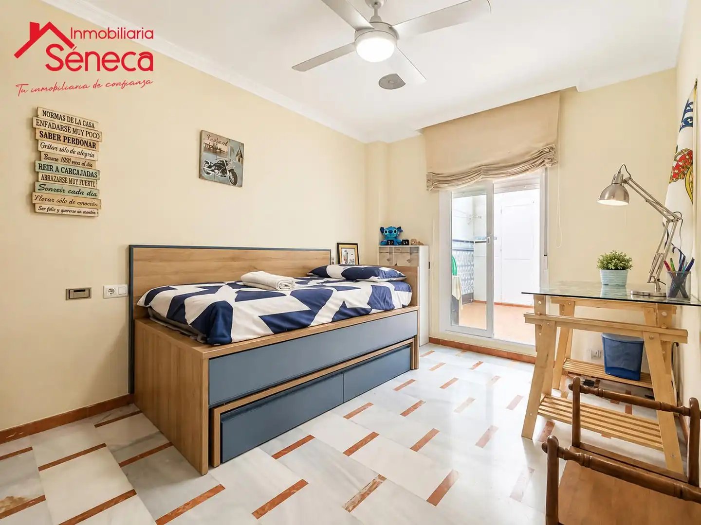 Bedroom of Flat for sale in Córdoba  with Air Conditioner, Heating and Storage room
