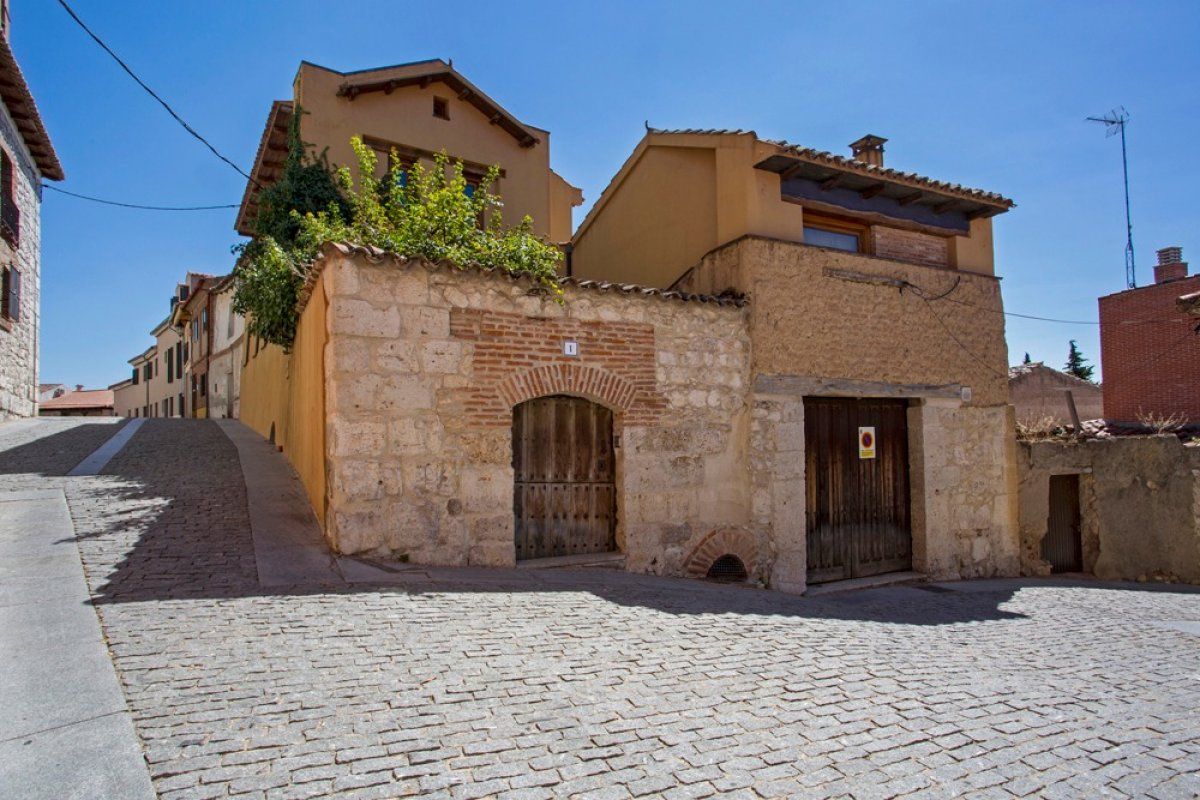 Vista exterior de Casa o xalet en venda en Simancas amb Calefacció i Terrassa