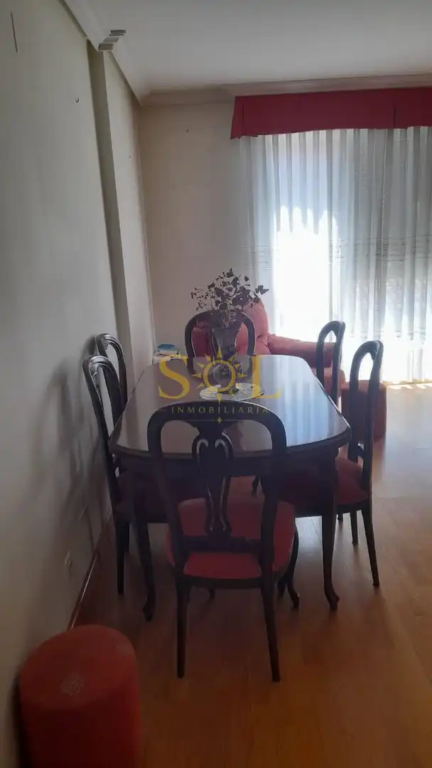 Wohnung zur Miete in Calle León Martín Granizo, La Lastra