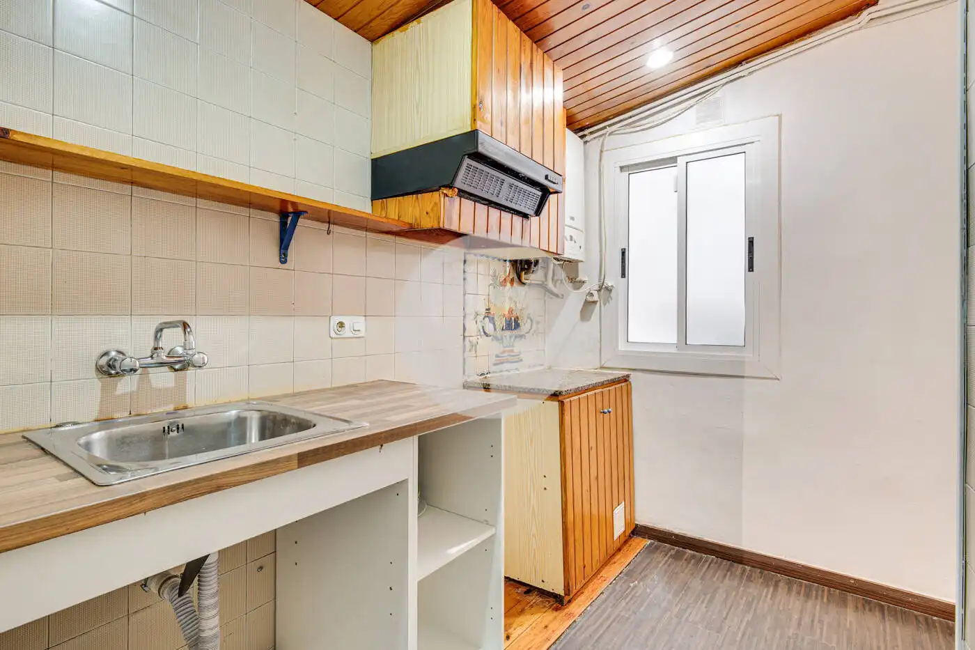 Cocina de Piso en venta en Barcelona con Calefacción y Balcón