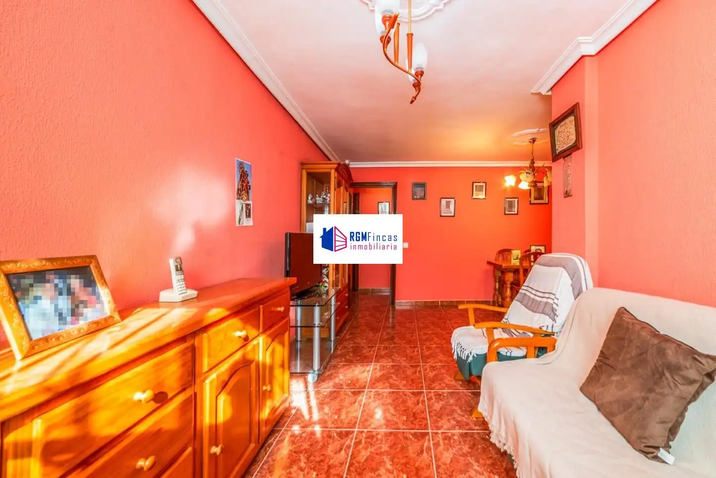 Living room of Flat for sale in Sevilla  with Air Conditioner and Storage room