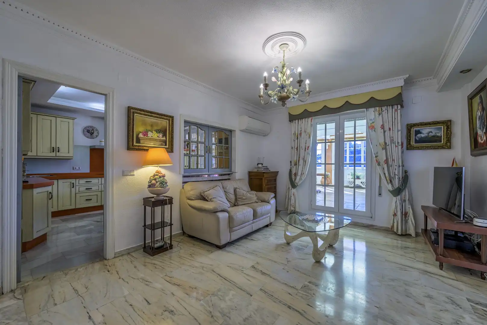 Sala de estar de Ático en venta en Fuengirola con Aire acondicionado, Terraza y Trastero
