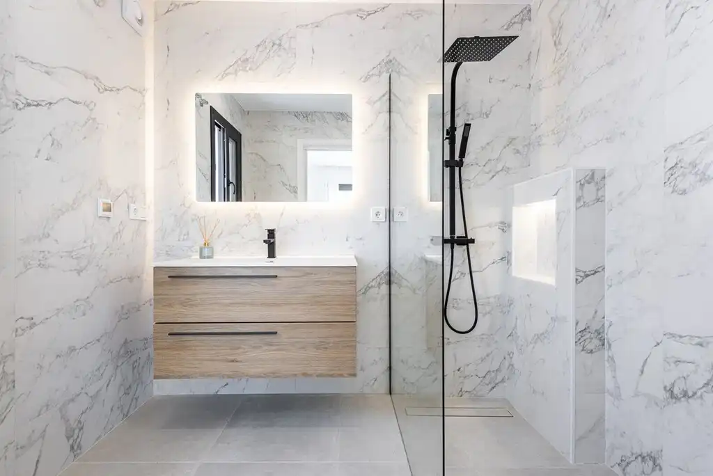 Baño de Casa o chalet en venta en Marbella con Aire acondicionado, Jardín privado y Terraza