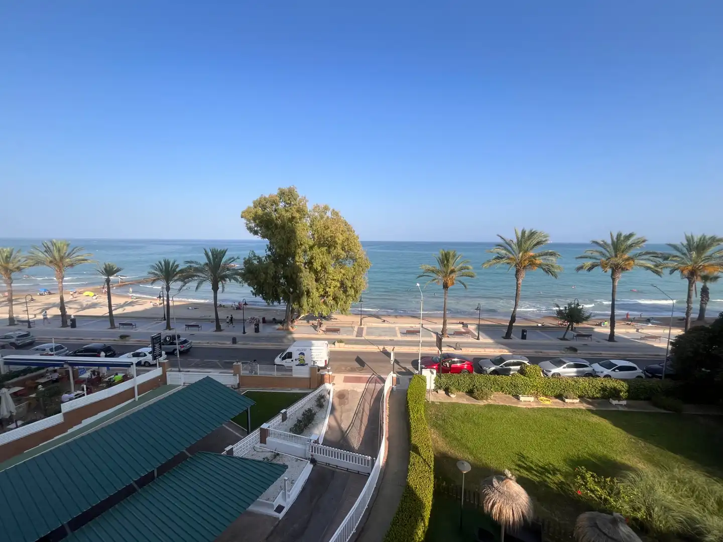 Vista exterior de Apartament en venda en Benicasim / Benicàssim amb Aire condicionat, Terrassa i Traster