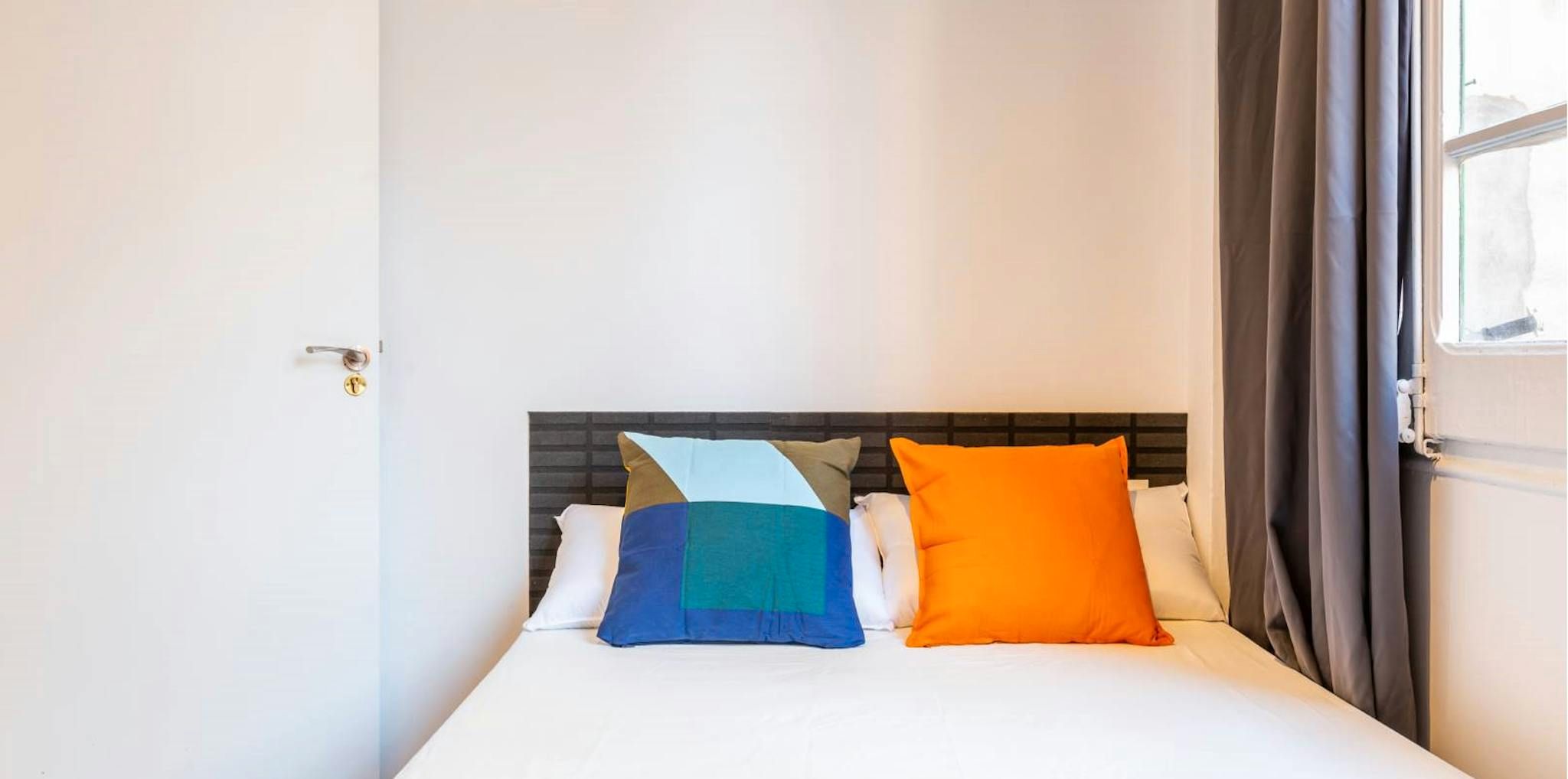 Bedroom of Flat to share in L'Hospitalet de Llobregat  with Furnished, Washing machine and Internet