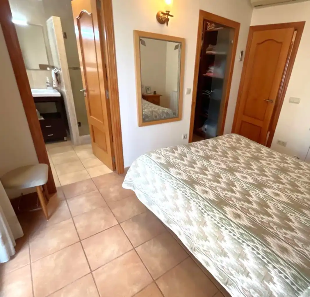 Habitación de Casa adosada en venta en Palamós con Aire acondicionado, Calefacción y Terraza
