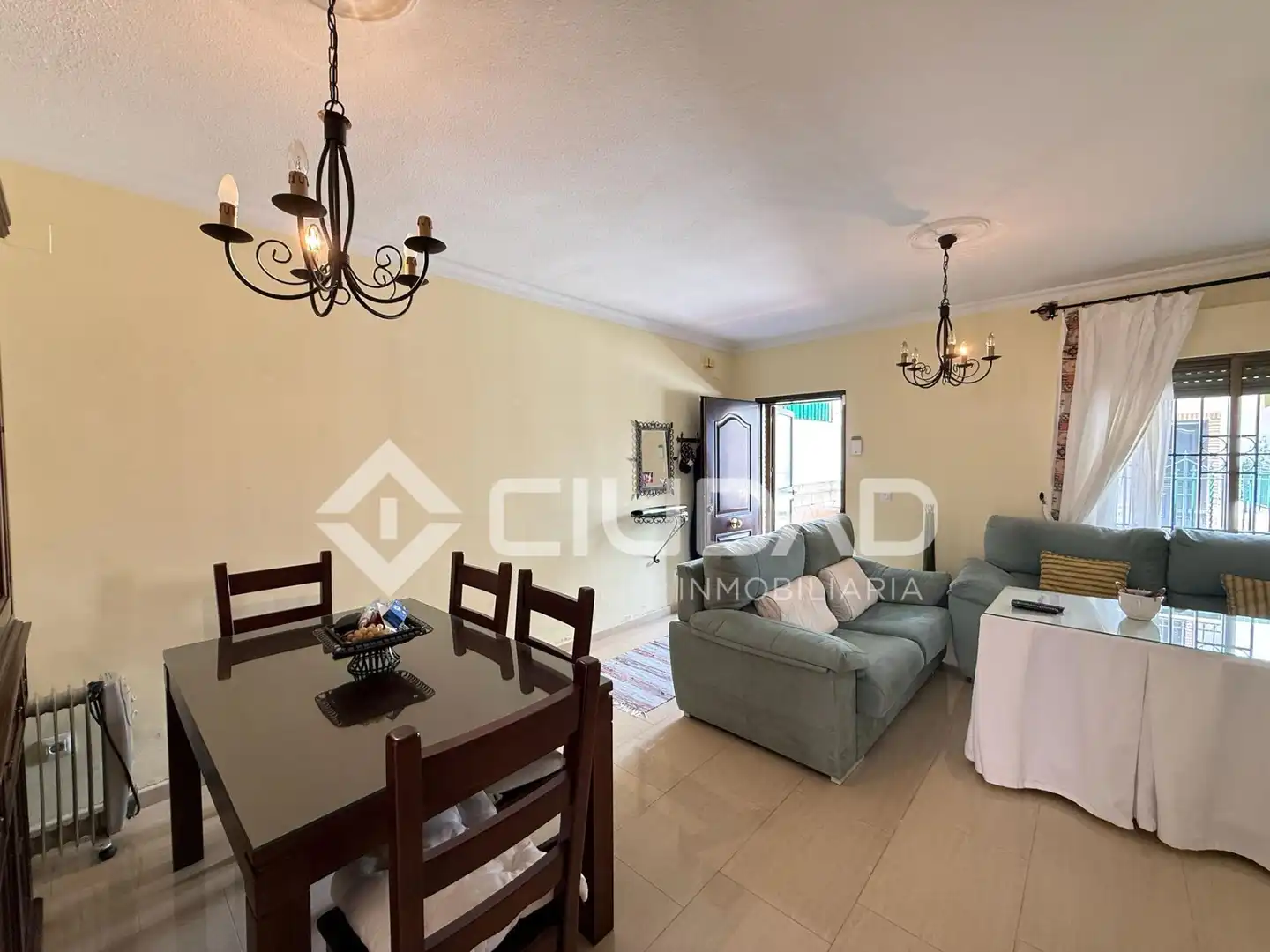 Sala d'estar de Casa o xalet en venda en Chipiona amb Aire condicionat i Terrassa