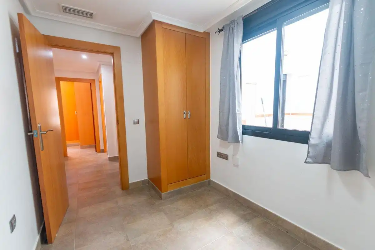 Habitación de Apartamento en venta en Torrevieja con Terraza y Balcón
