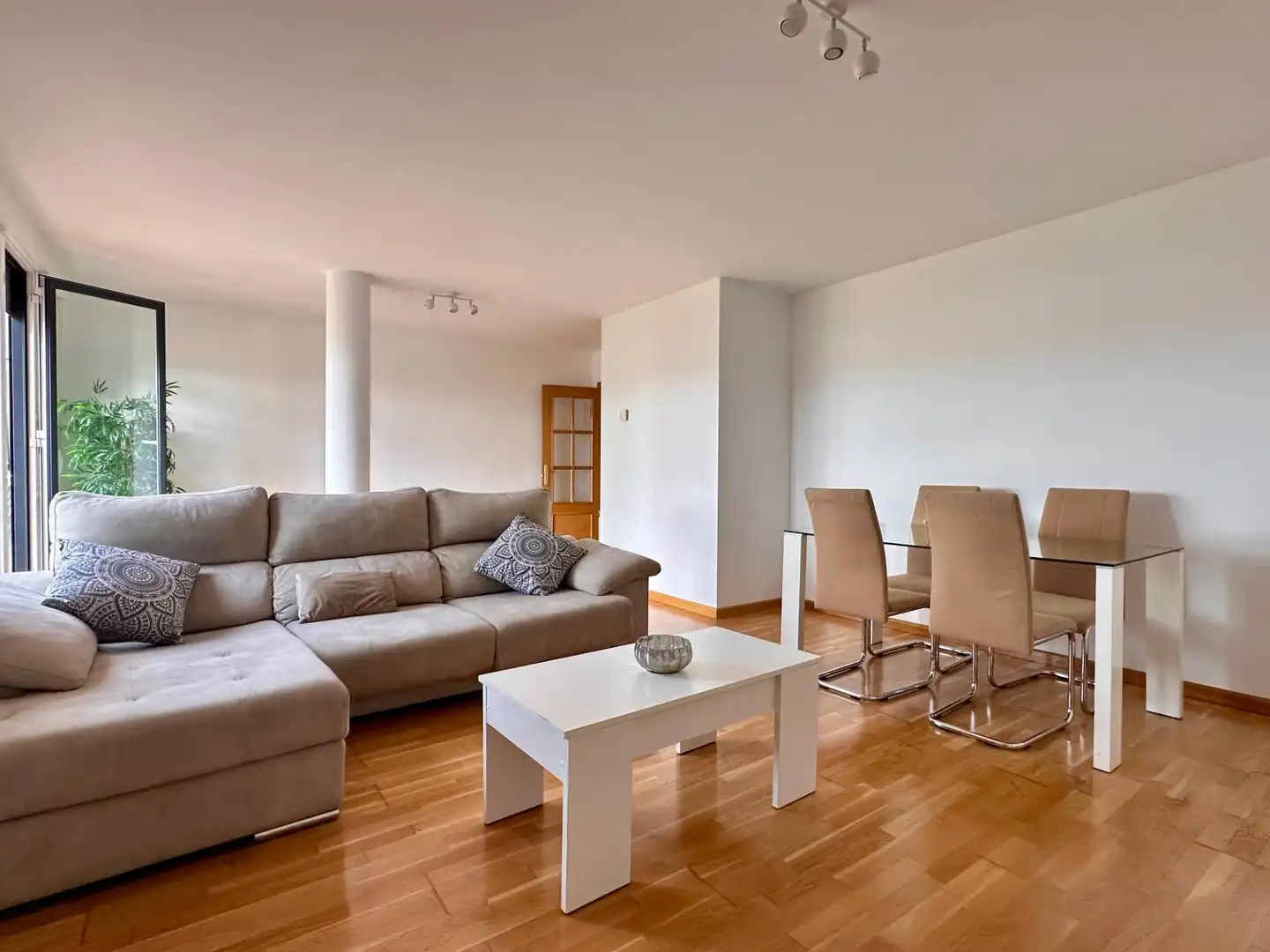 Sala d'estar de Pis de lloguer en Ponferrada amb Calefacció, Terrassa i Traster