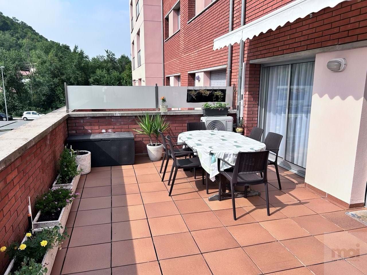 Terrassa de Pis en venda en Olot amb Aire condicionat, Calefacció i Terrassa