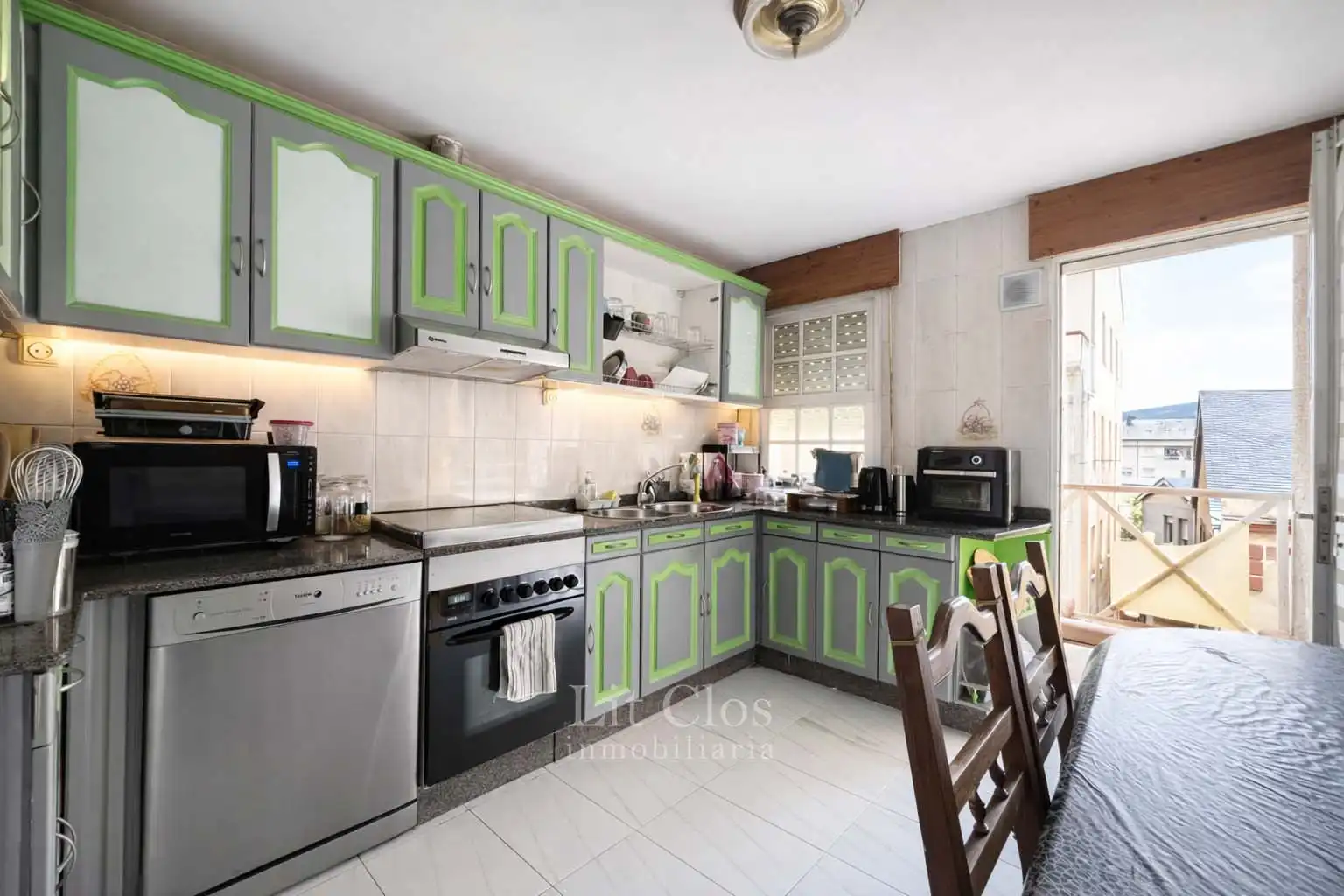 Kitchen of Flat for sale in O Barco de Valdeorras    with Heating, Terrace and Storage room