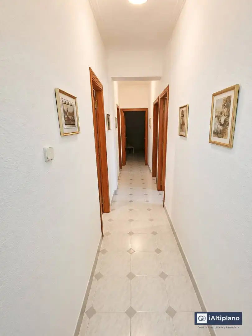 Piso en venta en Baza con Calefacción, Terraza y Trastero