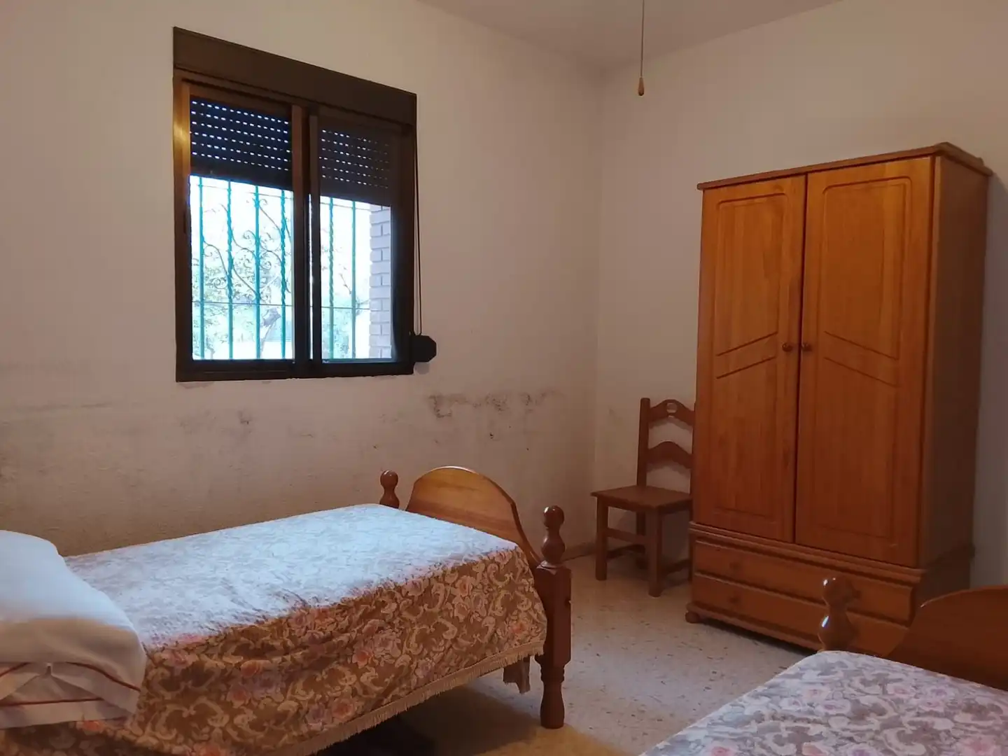 Dormitori de Finca rústica en venda en Córdoba amb Aire condicionat, Calefacció i Jardí privat