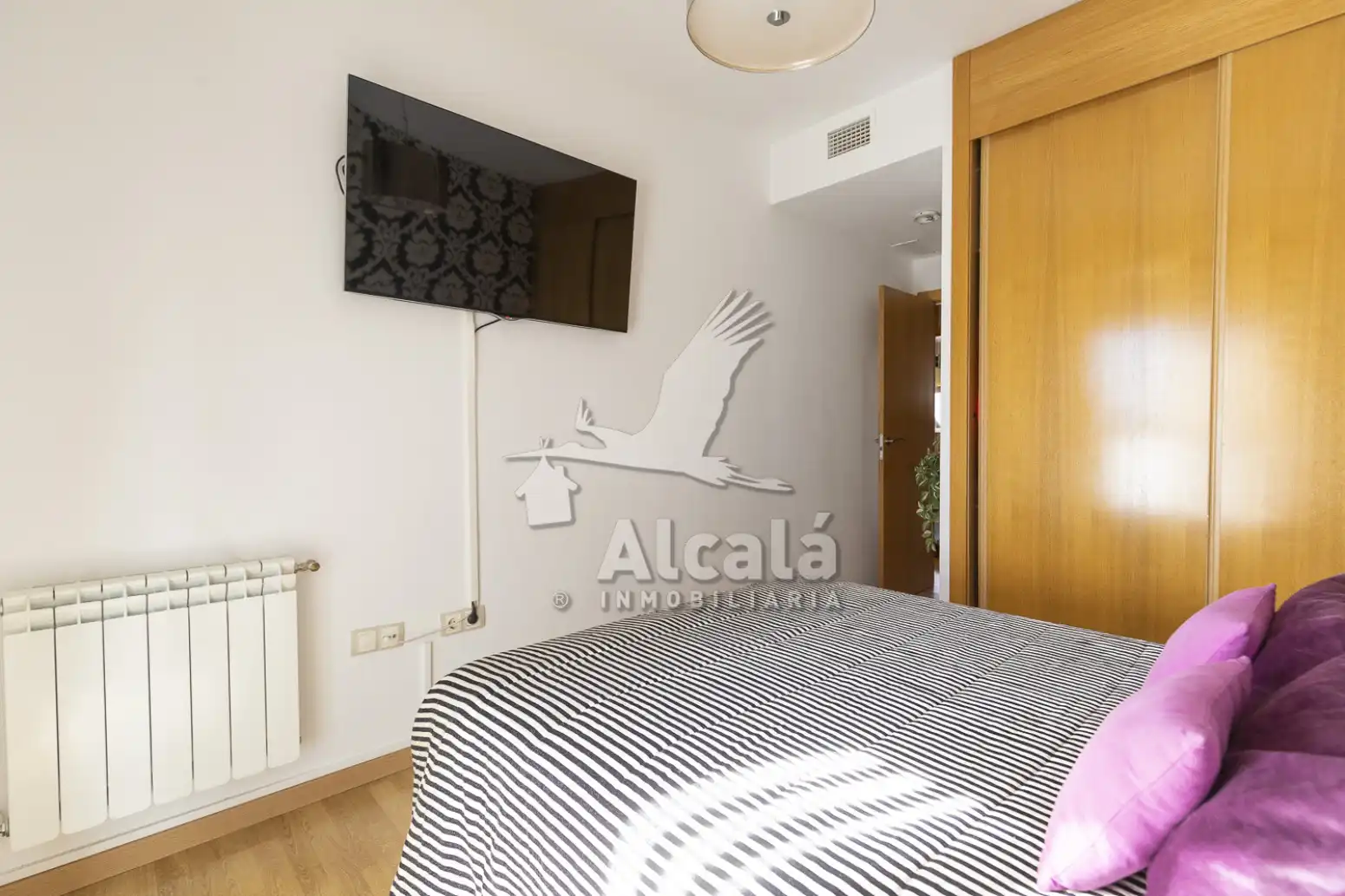 Schlafzimmer von Wohnung zum Verkauf in Alcalá de Henares mit Klimaanlage, Heizung und Privatgarten