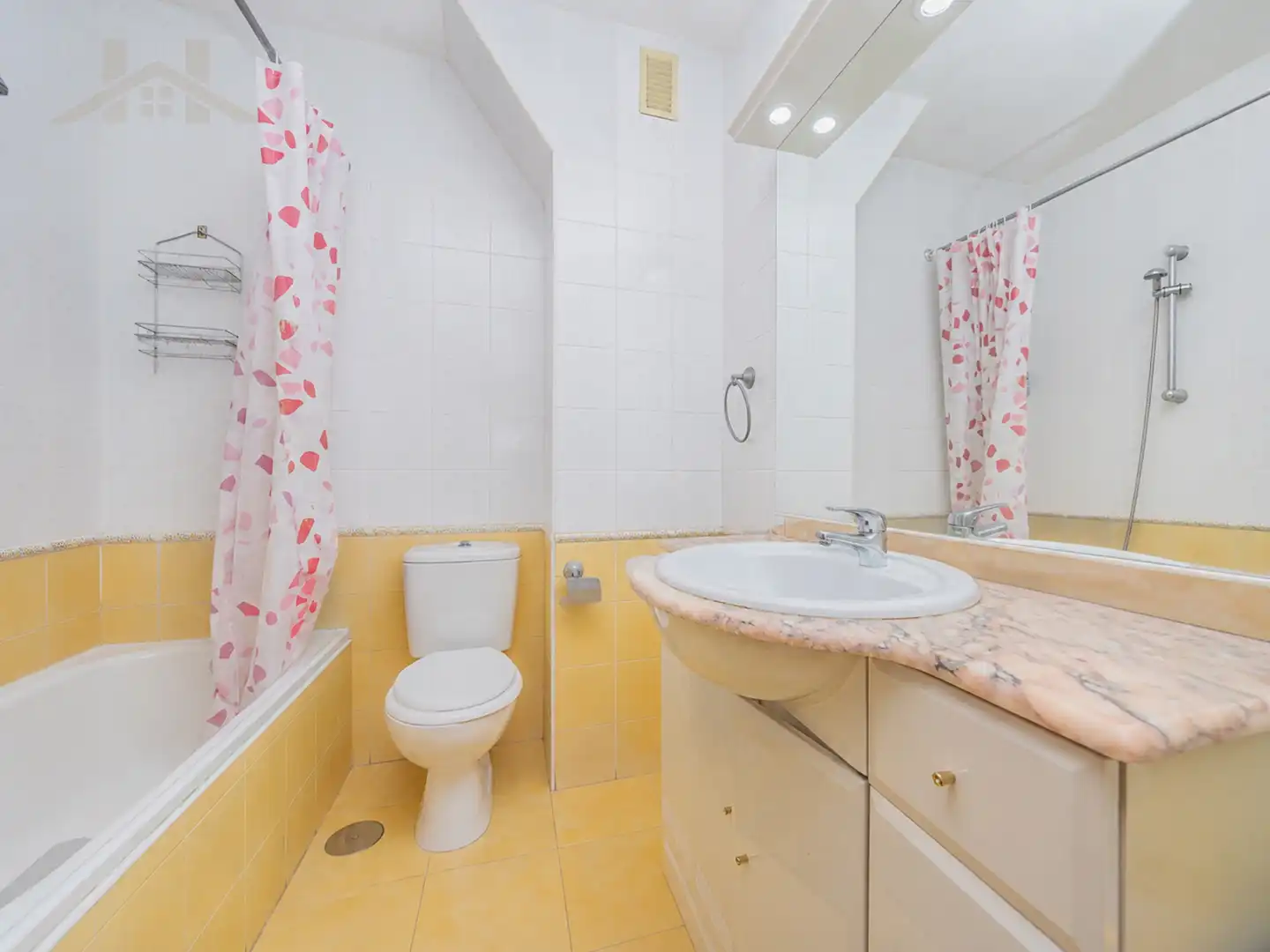 Baño de Piso en venta en Moralzarzal con Calefacción y Piscina comunitaria