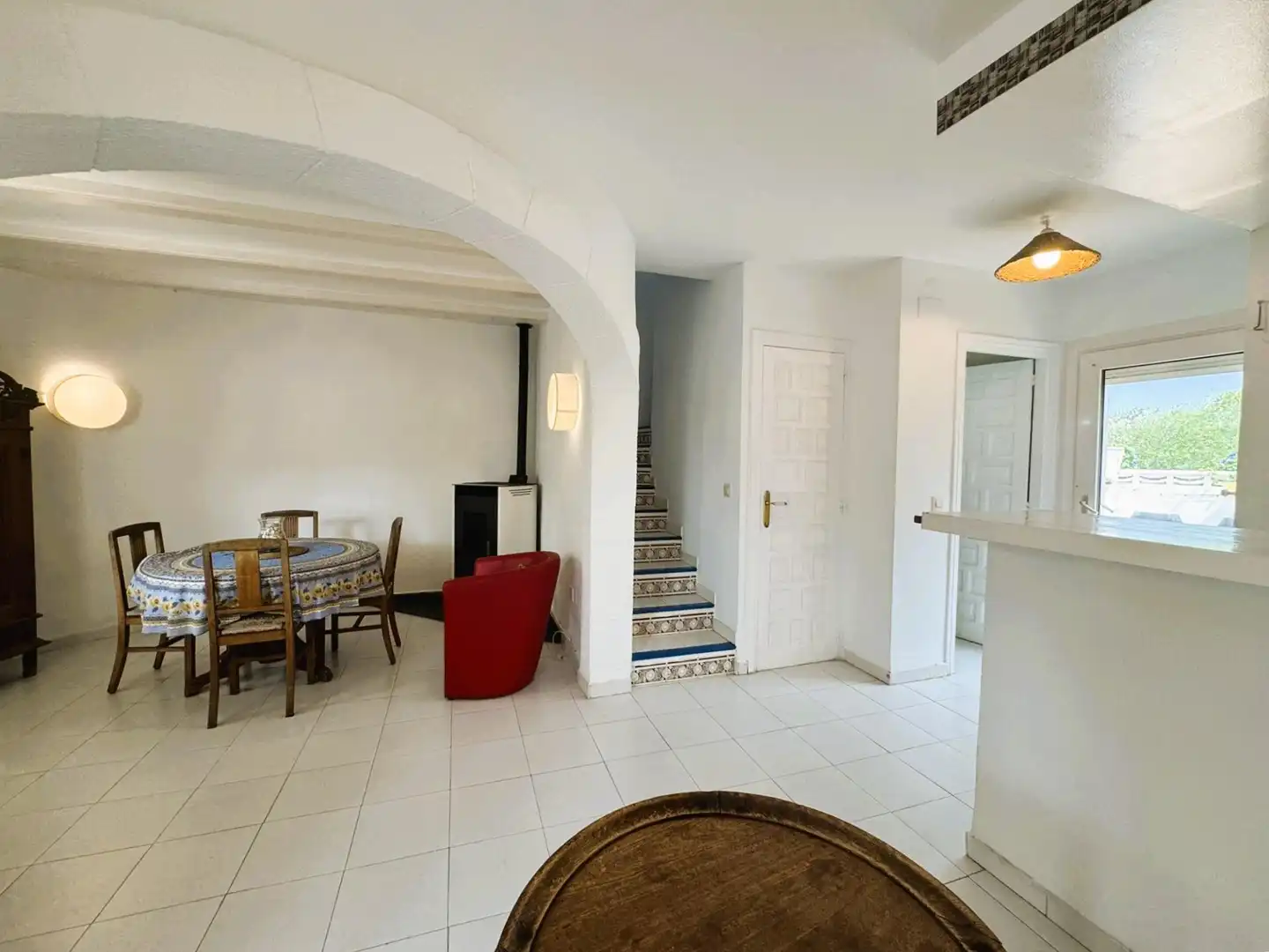 Einfamilien-Reihenhaus zum Verkauf in Dénia mit Klimaanlage, Privatgarten und Terrasse