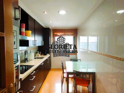 Kitchen of Flat for sale in Vigo   with Heating and Storage room