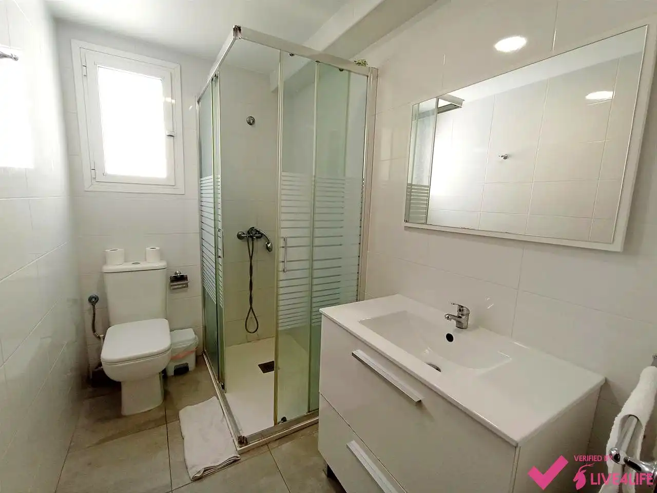 Bathroom of Flat for share in Valencia  with Heating and Furnished