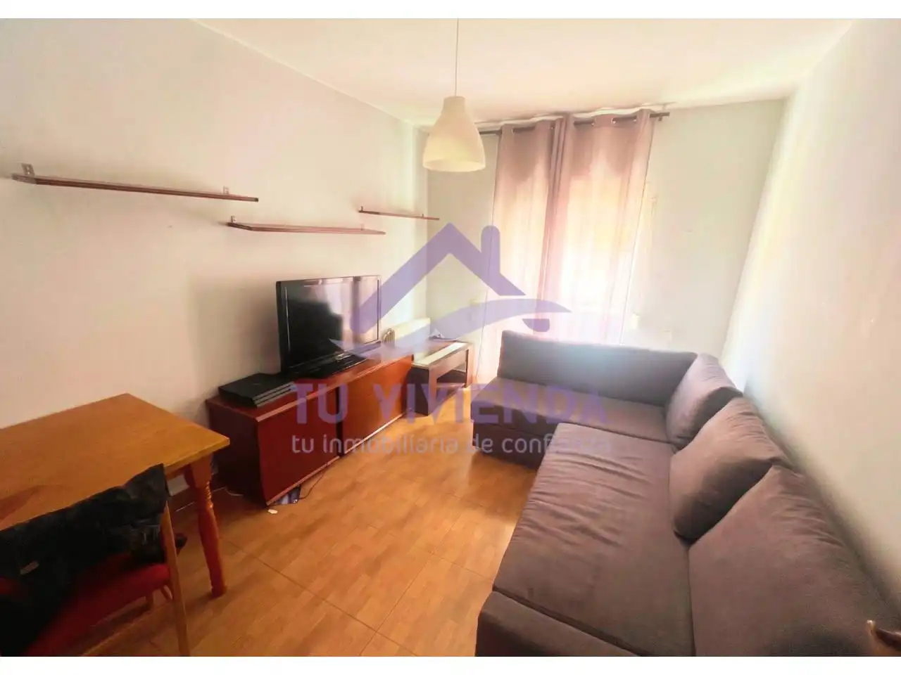 Living room of Flat for sale in Valladolid Capital  with Heating, Parquet flooring and Furnished