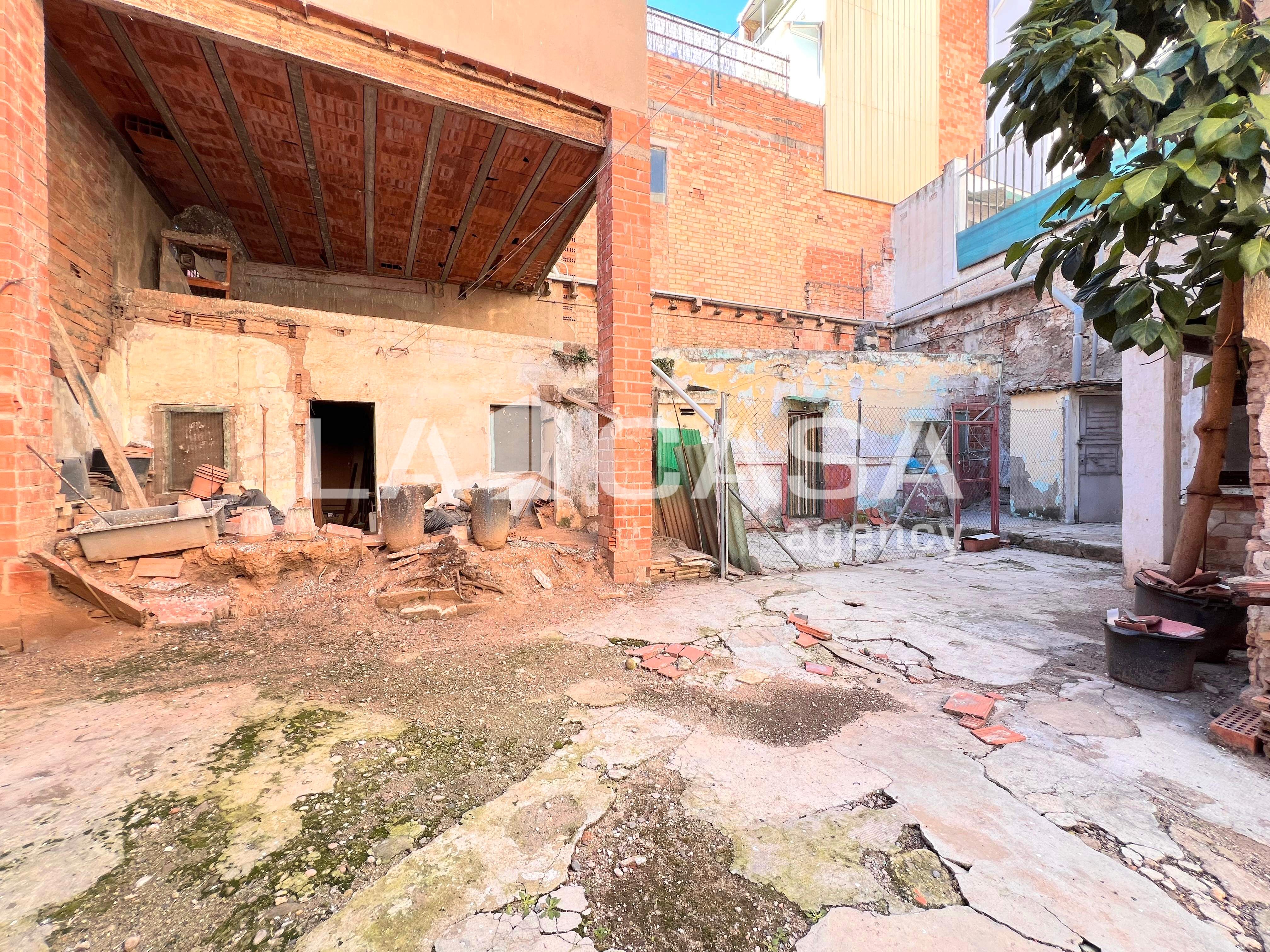 Planta baja for sale in Badalona