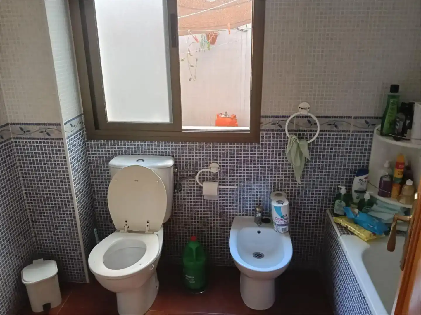 Bany de Planta baixa en venda en Trigueros amb Aire condicionat i Moblat