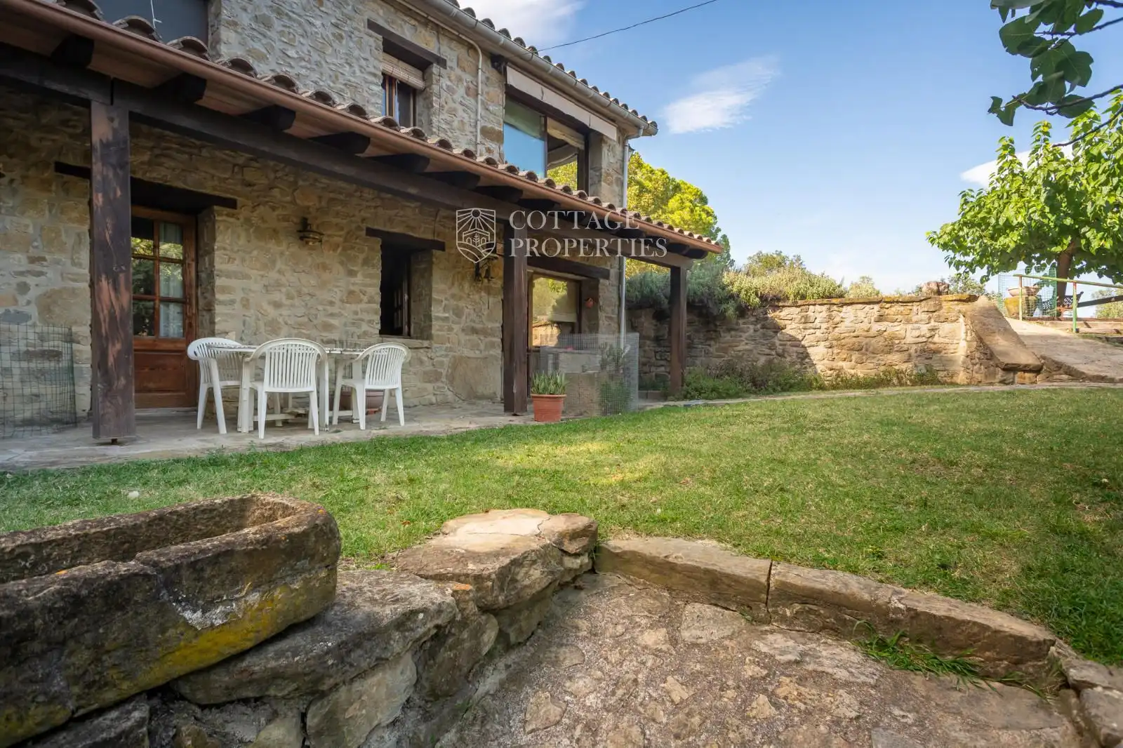Terraza de Finca rústica en venta en Sant Miquel de Campmajor con Calefacción y Piscina