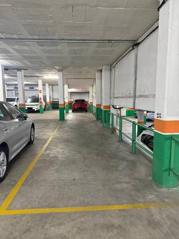 Garaje en Alquiler en Carrer de Joan Abelló i Bufí, 7 en Barri del Centre