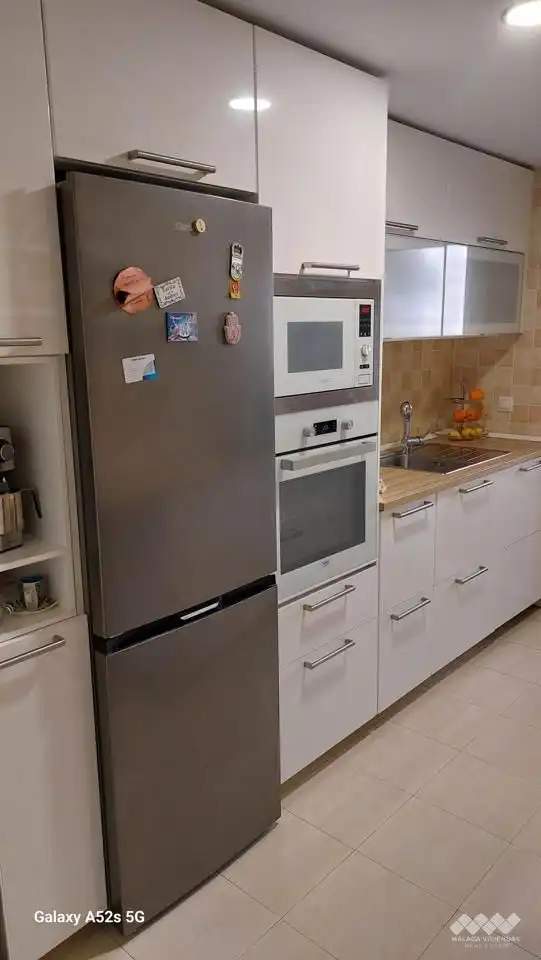 Cuina de Casa o xalet en venda en Alhaurín de la Torre amb Aire condicionat, Jardí privat i Terrassa
