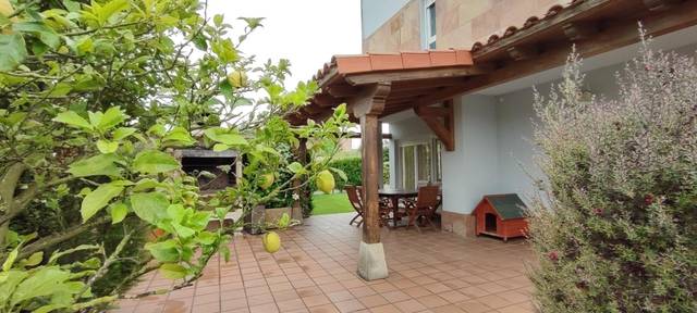 Casa adosada en Venta en Santillana del Mar