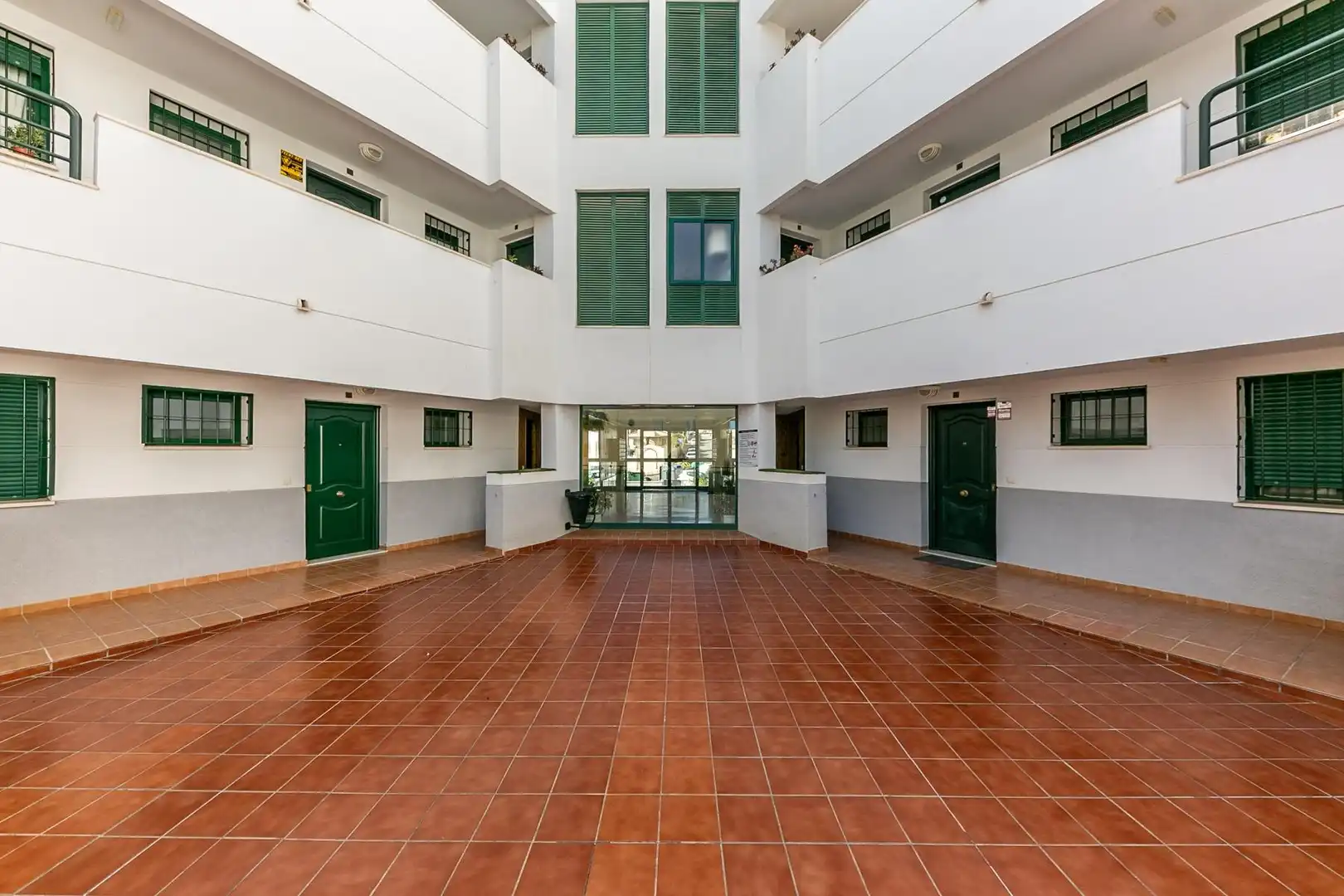 Planta baja en venta en Fuengirola con Aire acondicionado, Calefacción y Jardín privado