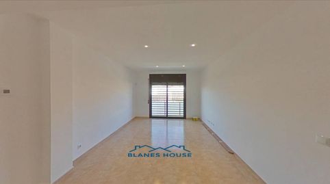 Foto 2 de Piso en venta en Calle Pablo Garnica, 26-28, Sant Pere, Tordera