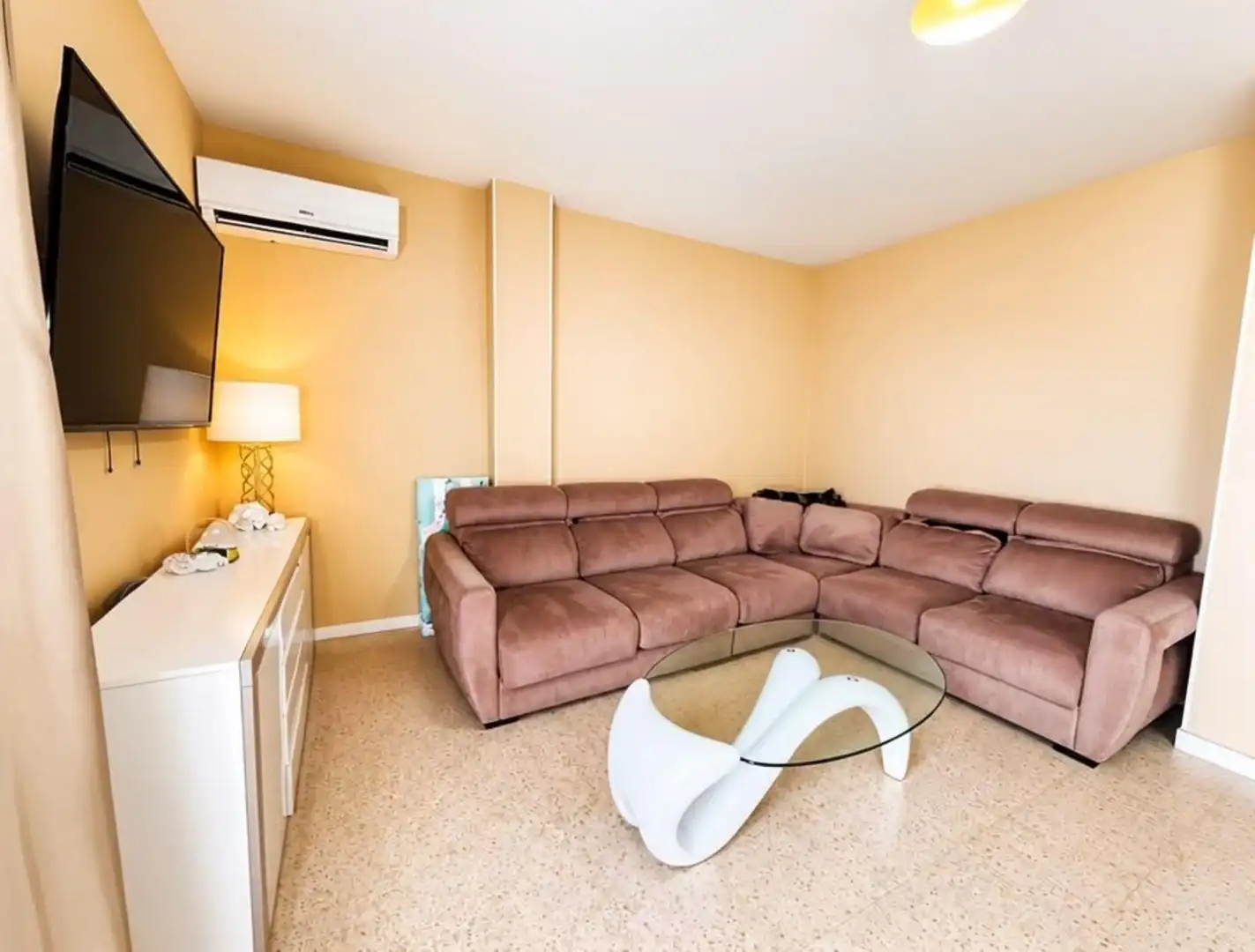 Sala d'estar de Àtic en venda en Girona amb Aire condicionat i Terrassa