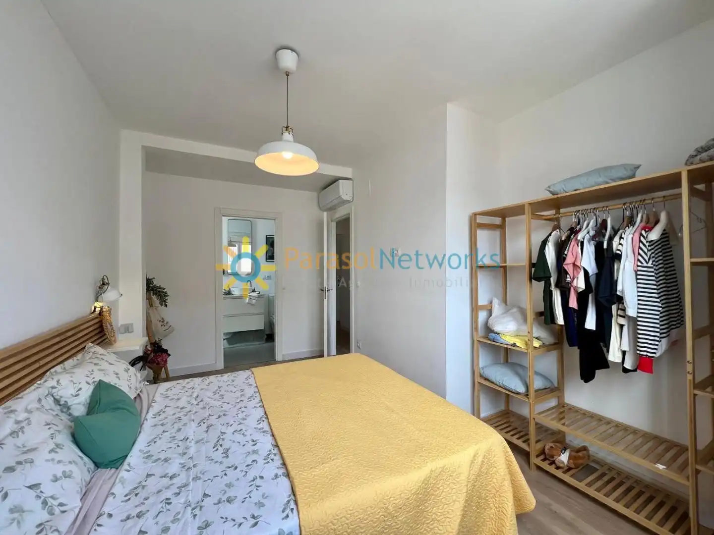 Schlafzimmer von Wohnungen zur Miete in Oliva mit Klimaanlage, Terrasse und Möbliert