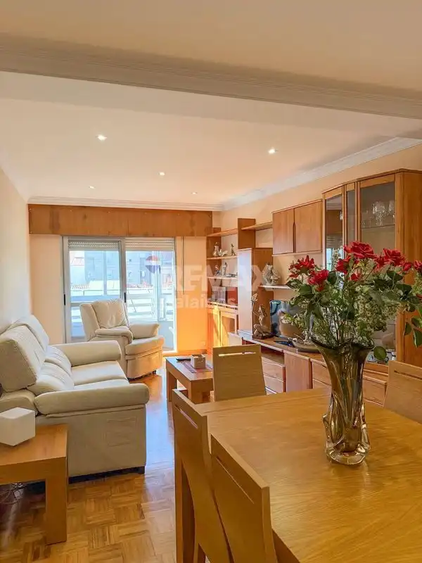 Sala de estar de Piso en venta en Vilagarcía de Arousa con Calefacción, Parquet y Terraza