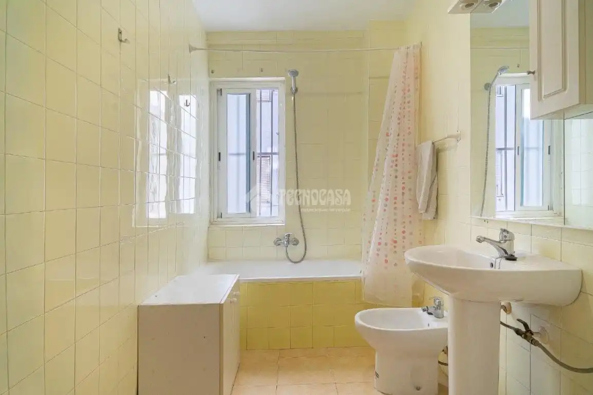 Baño de Piso en venta en Úbeda con Aire acondicionado y Balcón