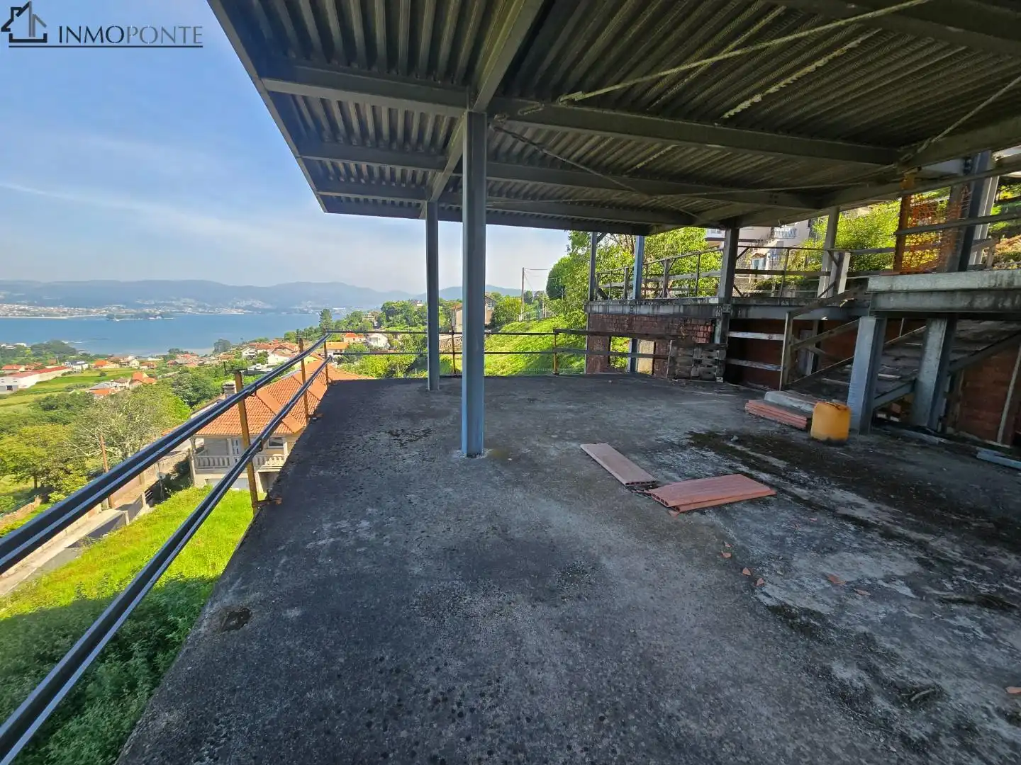 Terrassa de Casa o xalet en venda en Vilaboa amb Jardí privat