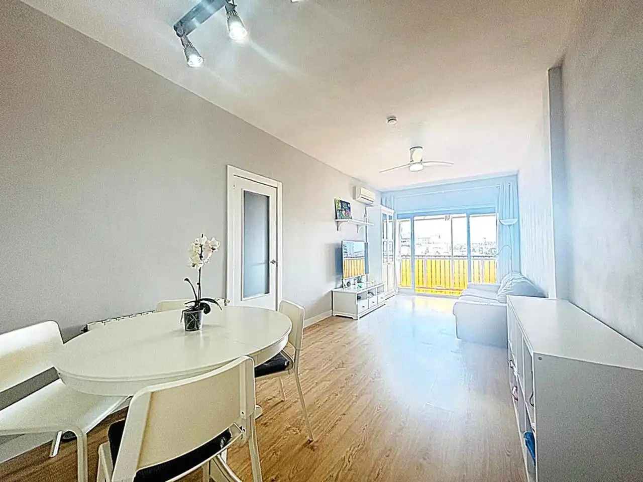 Habitación de Ático en venta en Vilanova i la Geltrú con Aire acondicionado, Calefacción y Parquet