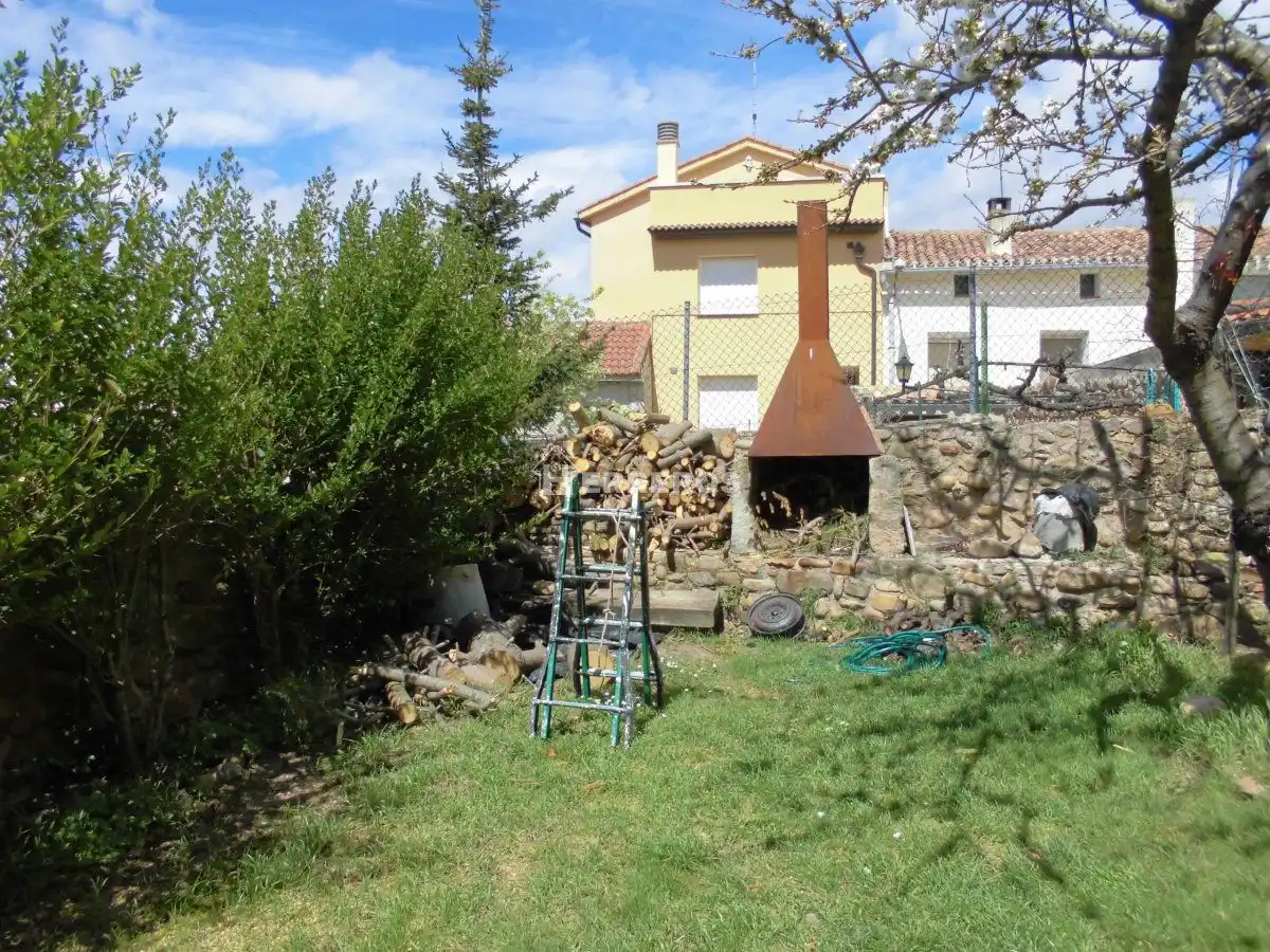 Houses for sale in HERAS, Ocón