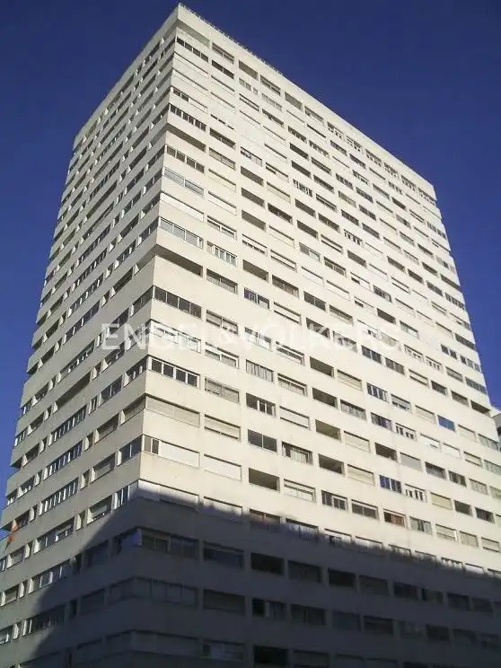 Vista exterior de Piso de alquiler en Madrid con Calefacción, Terraza y Piscina