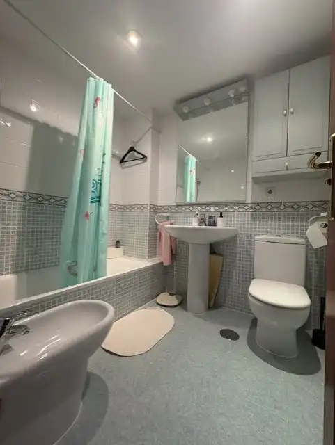 Baño de Piso en venta en Valladolid con Calefacción, Terraza y Trastero