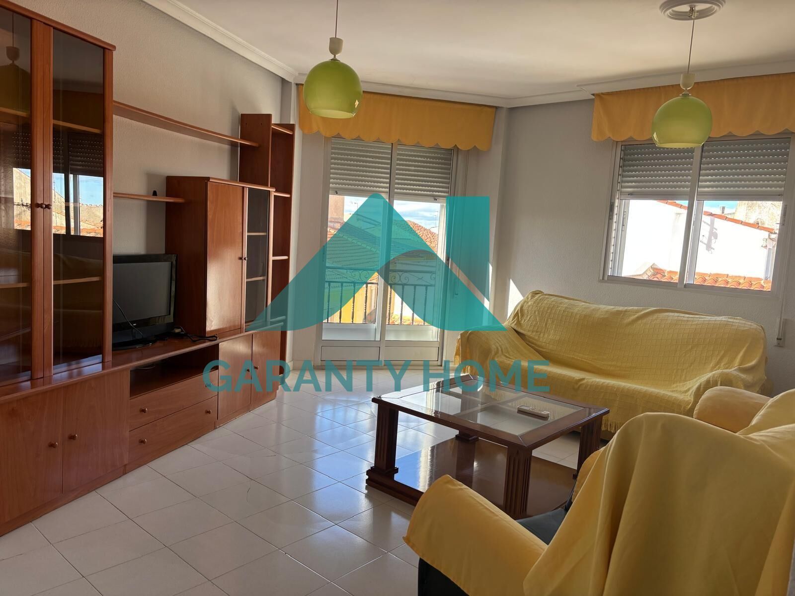 Vista exterior de Pis en venda en Arroyo de la Luz amb Aire condicionat, Terrassa i Moblat