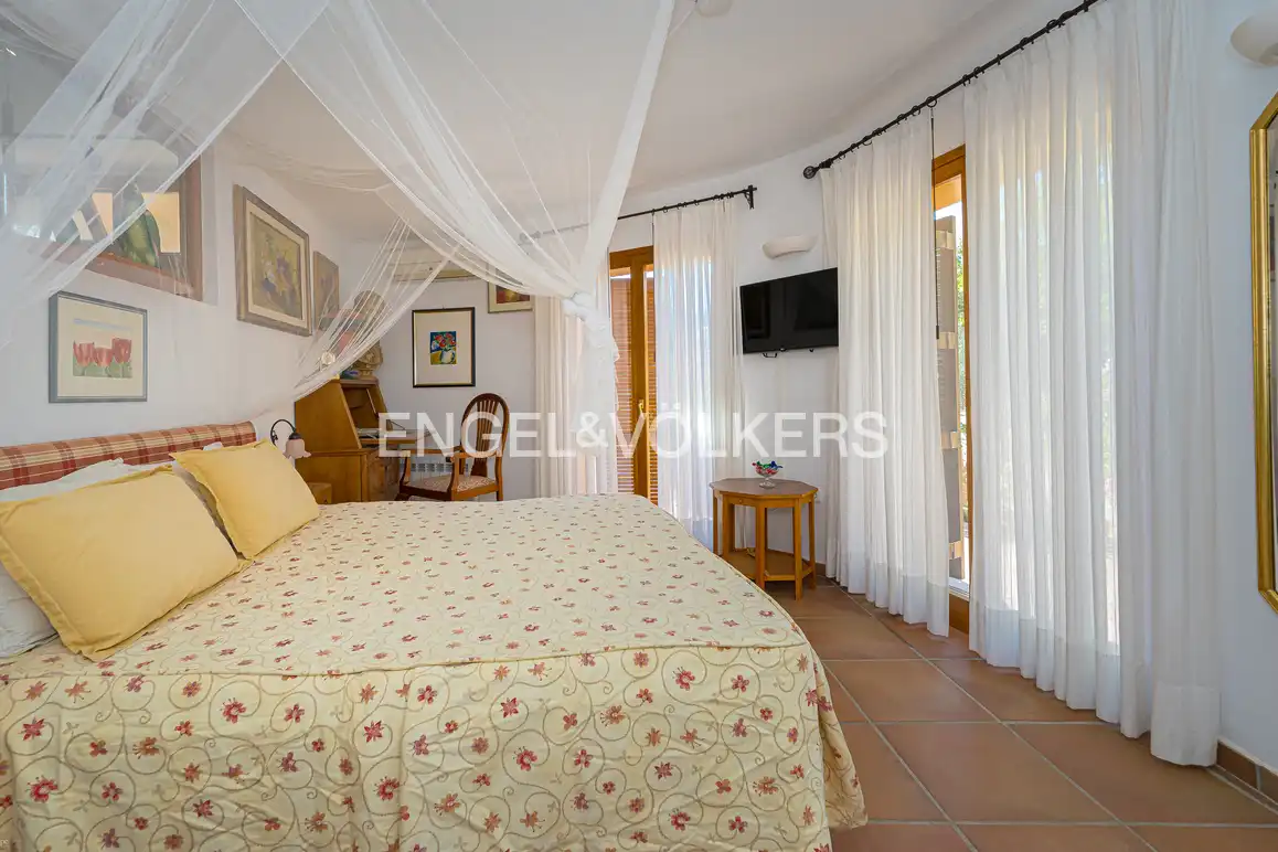 Habitación de Casa o chalet en venta en Relleu con Aire acondicionado, Jardín privado y Terraza